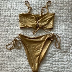 Gold dippin daisy bikini